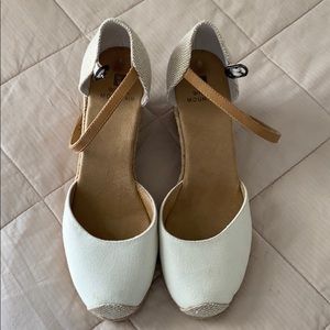 White Mountain espadrilles